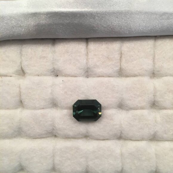 EXQUISITE 4.15ct Australian Emerald Cut Green Sapphire Stone - Picture 5 of 5